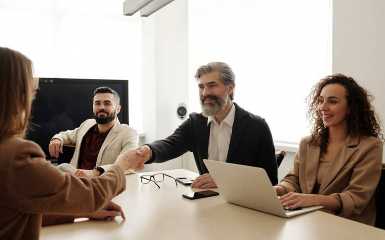 磁场强到没朋友！天蝎自带光环、金牛大爆发　2026开年4星座魅力全开